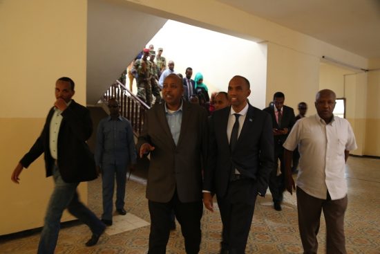 Ra’iisul Wasaaraha Soomaaliya oo Kormeeray Qaar Ka Mid ah Xarumaha Dowladda