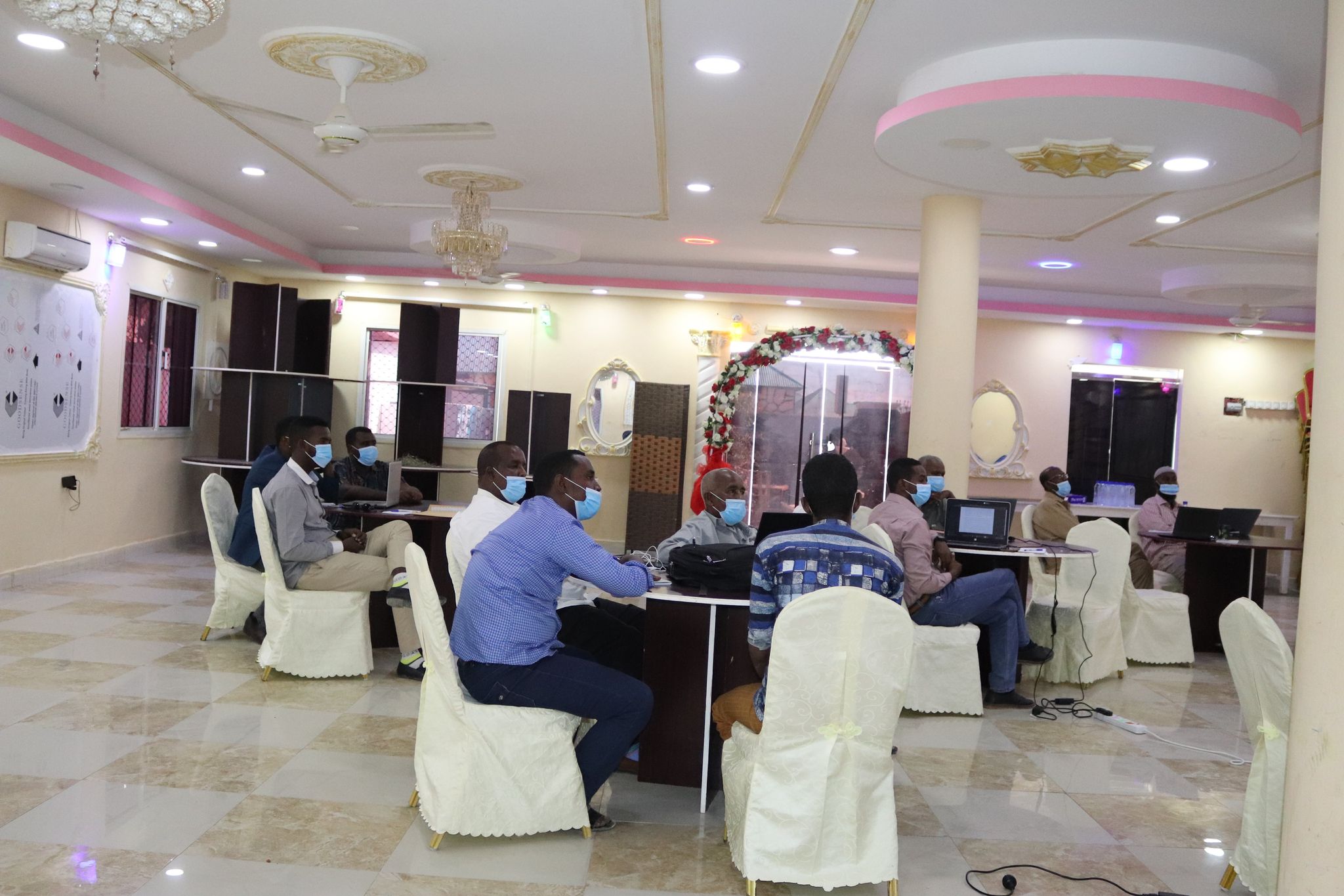 Bangiga Adduunka oo Tababar uqabtay shaqaalaha hanti dhowrka Putland (Sawirro)