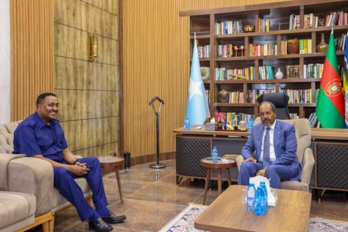 Madaxweyne Xasan Sheekh oo Madaxyooyada ku qaabilay Xoghayaha Guud ee IGAD