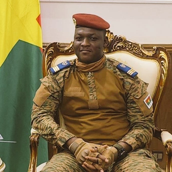 MADAXWEYNAHA BURKINA FASO OO U JAWAABAY MAREYKANKA & FARANSIISKA