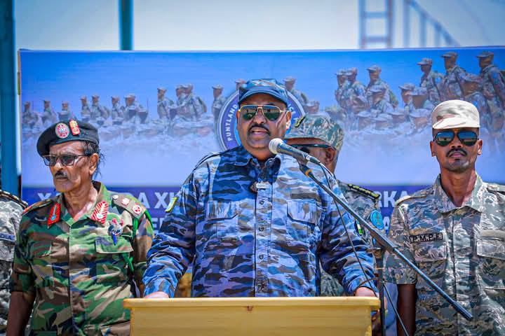 SSC Khaatumo waxaan u sheegayaa laba mid baa laga rabaa hadalkoodii ahaa waan….,” Madaxweyne Deni