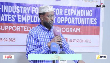 Cumar Cali Maamulaha Guryo same ” Sababta nagu kaliftay in Ajaanib aan keensano oo ay noo shaqayso
