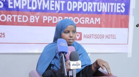 Mid kamida Ardayda Xirfadlayaashaa ” Waxaan aad ugu Faraxsanahay in aan Maanta la kulanay dad……”