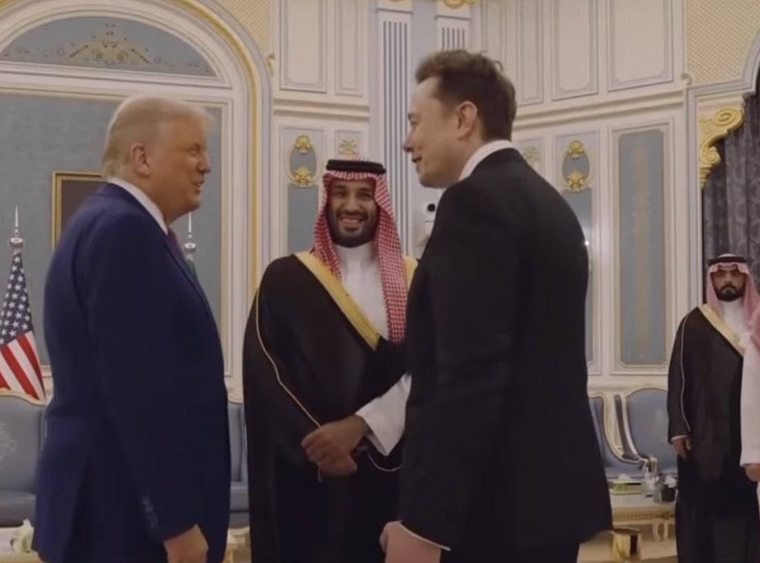 Trump oo ay weheliyaan tujaariinta Mareykanka oo Sacuudi Carabiya booqanaya