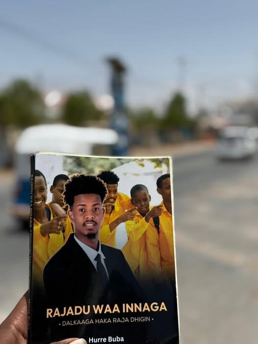 Buuga “Rajada Dalku Waa Innaga Dalkaaga Ha ka Rajo Dhigin” oo Laascaanood lagu soo bandhigi doono.