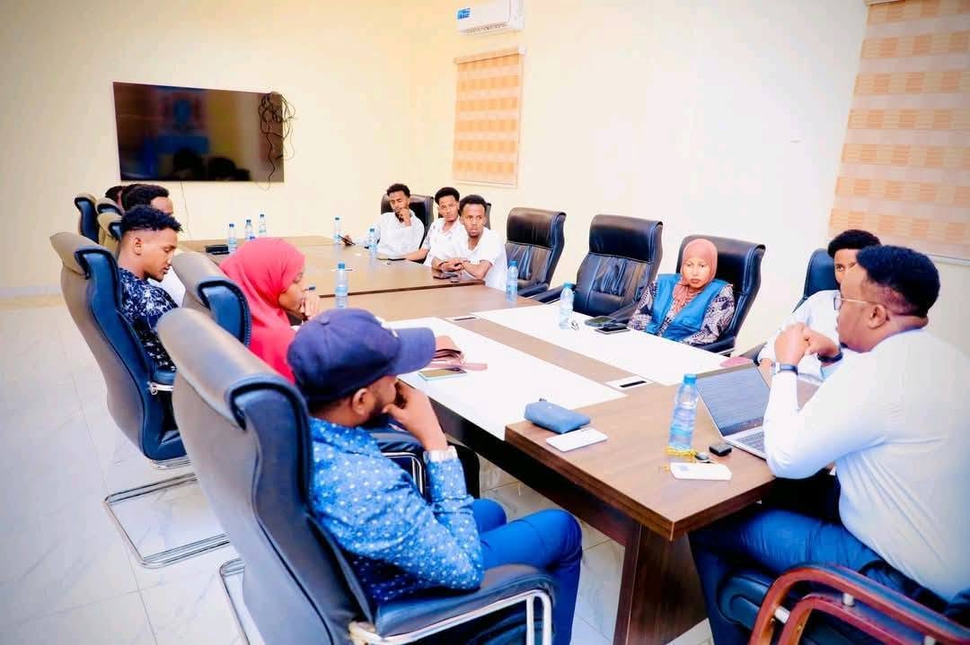 Wasaaradda Warfaafinta SSC-Khatumo oo kulan la qaadatay warbaahinta deegaanka SSC-Khatumo