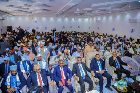 Waxaa qoray Aqoonyahan  Abdirizak Ismail Cirro  oo ka hadlaya shirka ka socda Laascaanood,