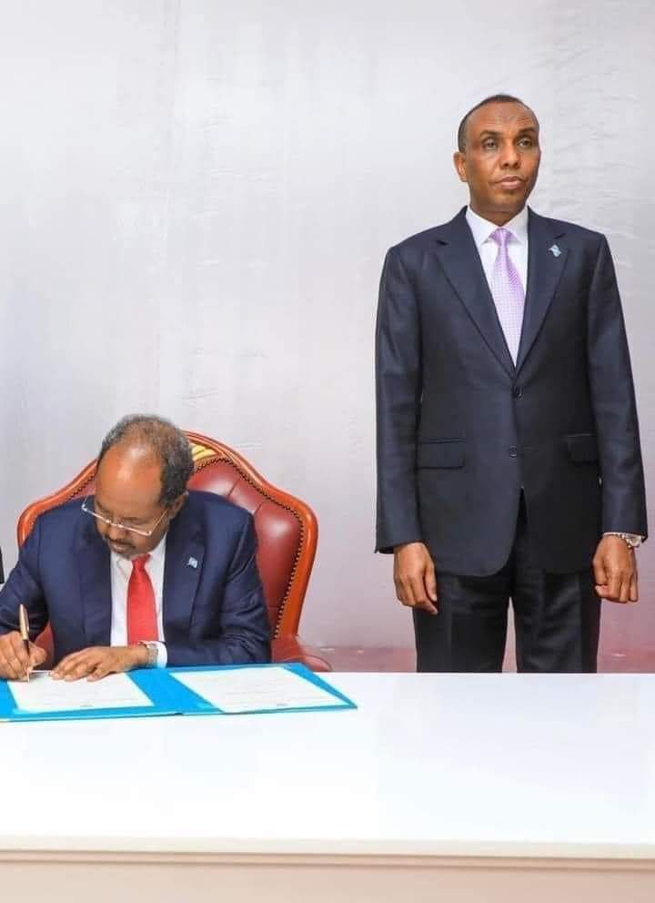 Xasan & Xamse oo xeelad siyaasadeed ka dhigtay xaalad abuur dagaal iyo xabbad iskugu dhiibid bulsho