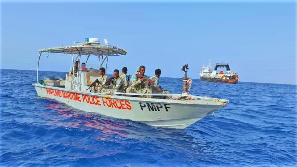 Ciidamada amaanka Puntland, ayaa galabta gacanta ku dhigay Markab Xamuul ah oo hub sida