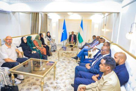 Madaxweyne Kuxigeenka Puntland oo xafiiska ku qaabilay wefti ka socday xarunta East Africa Consulting & Advisory ee Dalka Jarmalka.