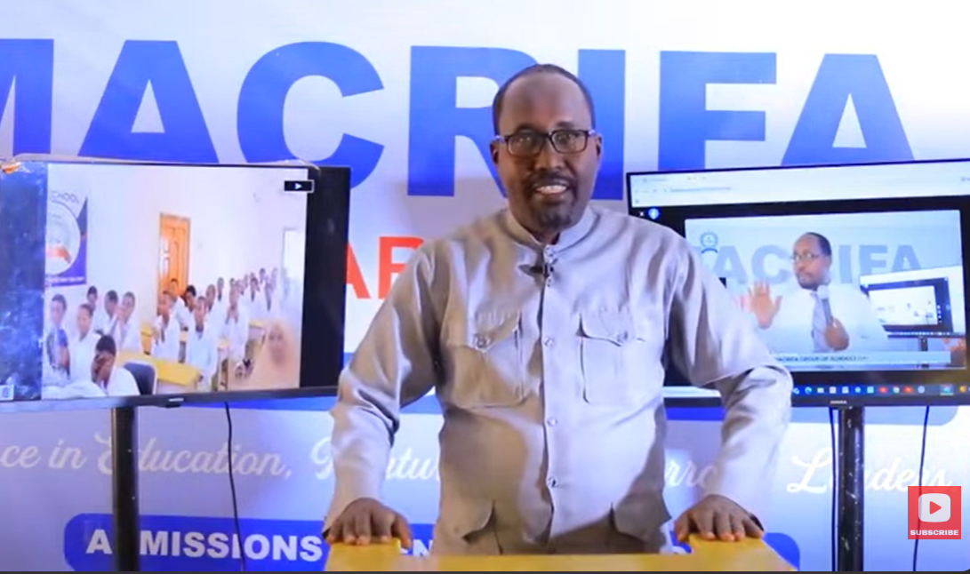 Maamulaha guud ee iskuulka Macriifa Maxamed Cabdirisaaq oo ka waramaya taariikhda dugsigga