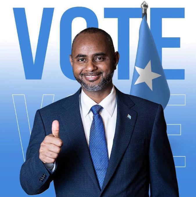 Cabdulqaadir Maxamed Nuur (Jaamac): Musharax kursiga boobay oo loo boobi rabo Guddoomiyaha Baarlamaanka (Warbixin)