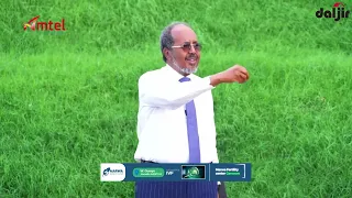 Xaasan sheekh oo kulan la qaatay Ardaydii kamlaha hore ka galaya imtaxaanadka DFS