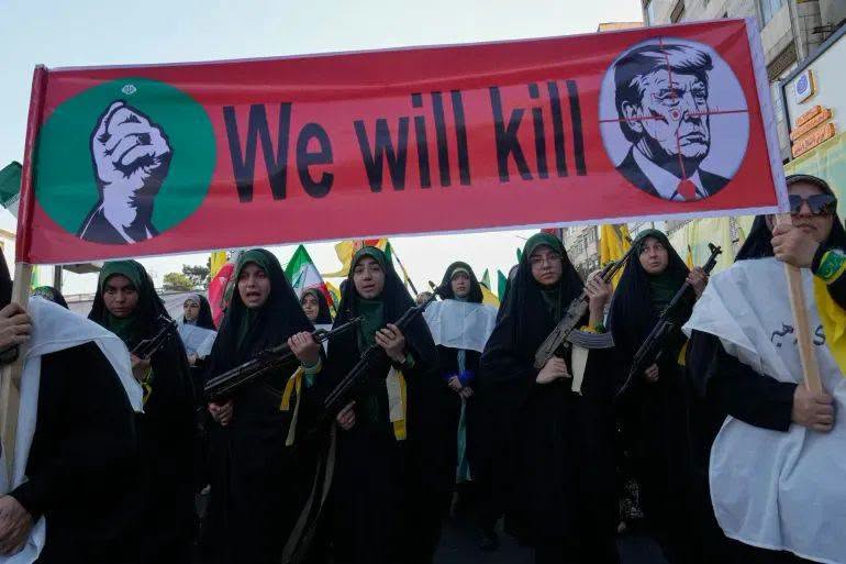 Iran oo ay kasocdan Mudaharaadyo waaweyn.