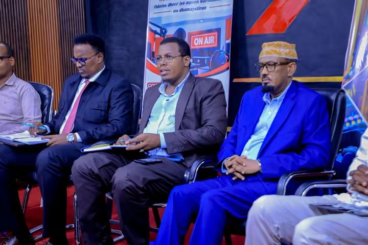 Daljir Media oo Garoowe ku qabatay Madal logu gorfeynayo Robaabka deyrta